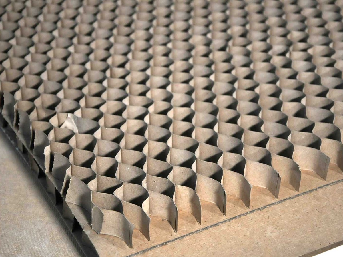 Panneau à structure alvéolaire en fibres de cellulose, gros plan technique